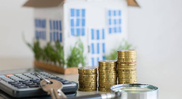 Faut-il prévoir un prêt relais pour vendre un bien immobilier à Porto Vecchio en achetant un nouveau ailleurs ?