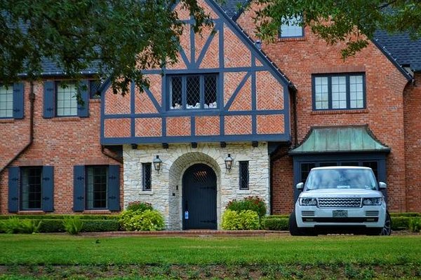 Les avantages et les inconvénients de posséder un Pied-à-Terre en Europe