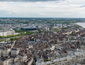 Construire une maison neuve à Nantes : votre guide complet